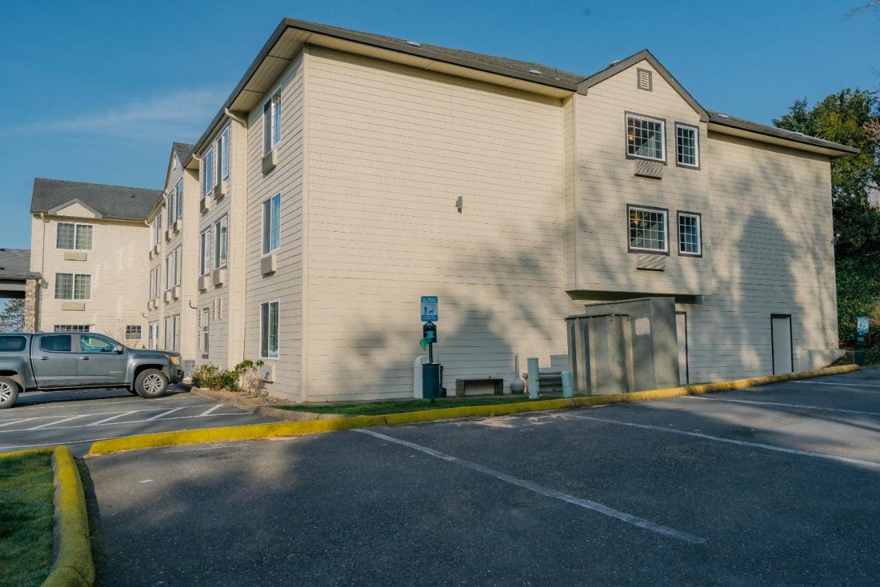 The Ashley Inn & Suites Lincoln City Exterior photo