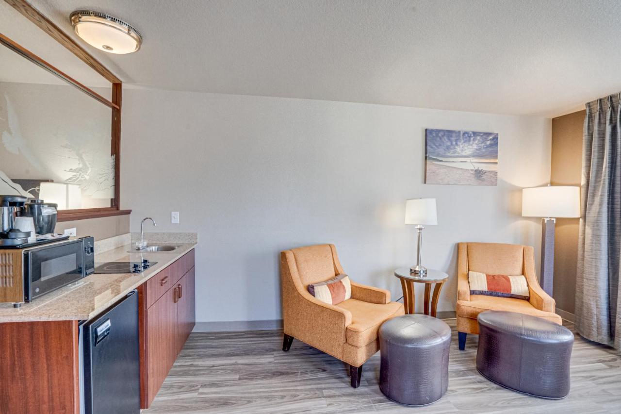 The Ashley Inn & Suites Lincoln City Exterior photo