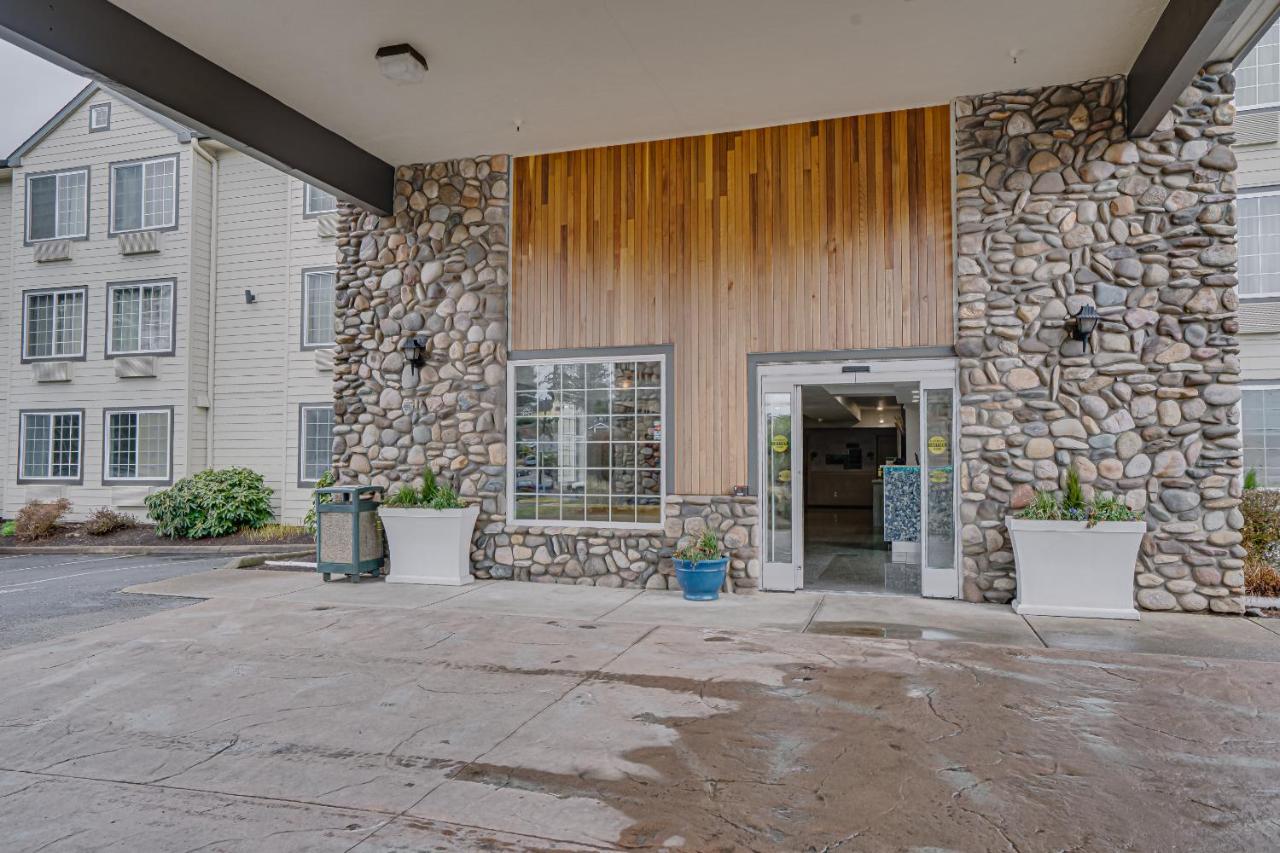 The Ashley Inn & Suites Lincoln City Exterior photo