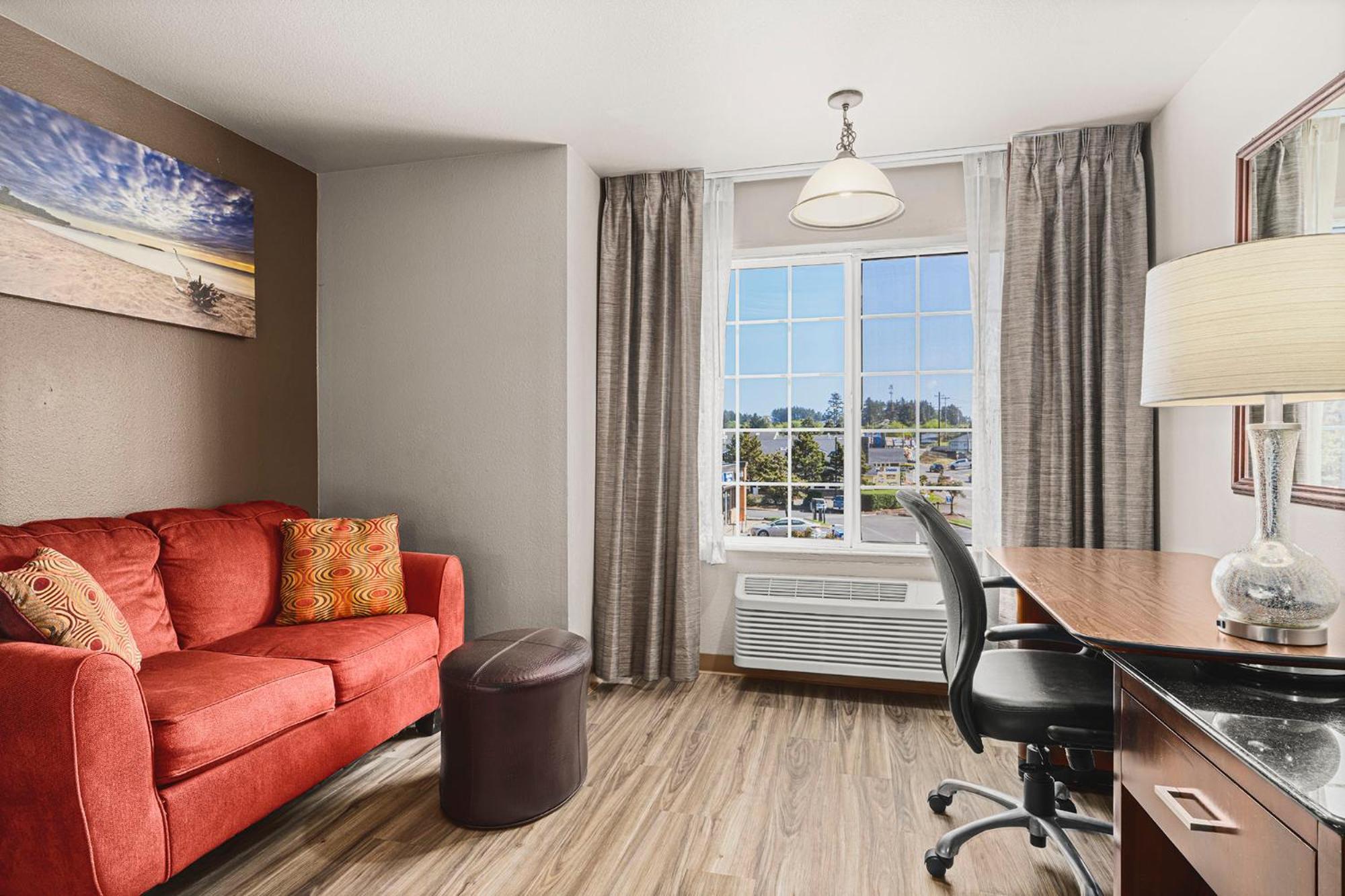 The Ashley Inn & Suites Lincoln City Exterior photo